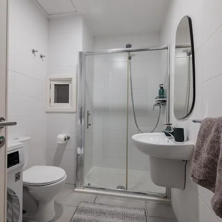 Stunning 2-bed In Heart Of *