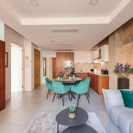 Lägenhet Stunning 2-bed In Heart Of *