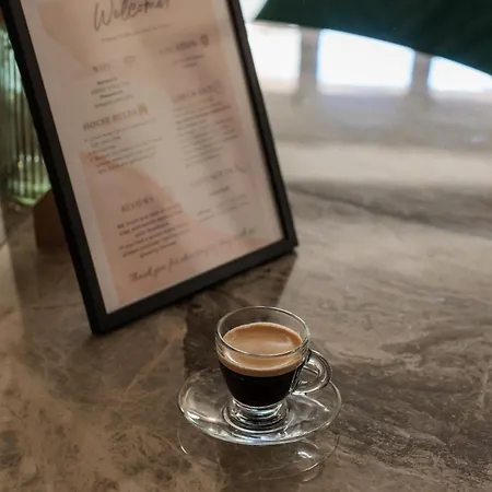 Stunning 2-bed In Heart Of Апартаменты Валетта