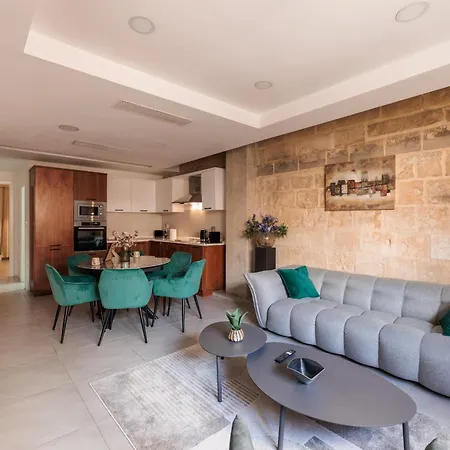 Apartment Stunning 2-bed In Heart Of *