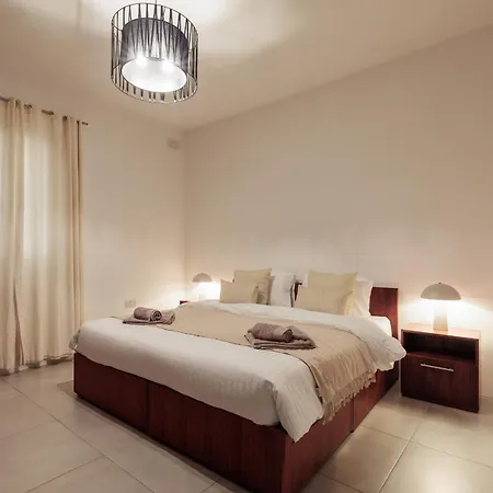 Stunning 2-bed In Heart Of * Valletta