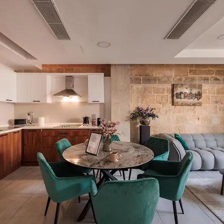 Stunning 2-bed In Heart Of Valletta