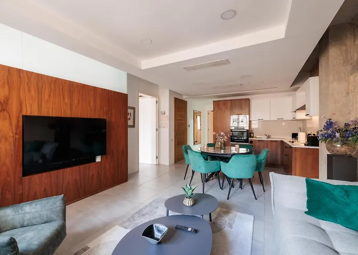 Stunning 2-bed In Heart Of