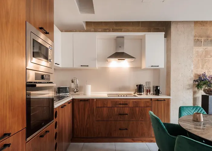 Stunning 2-bed In Heart Of