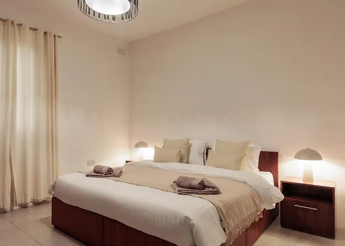 Stunning 2-bed In Heart Of * Valeta