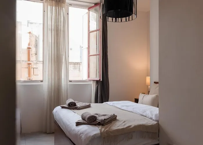 Stunning 2-bed In Heart Of